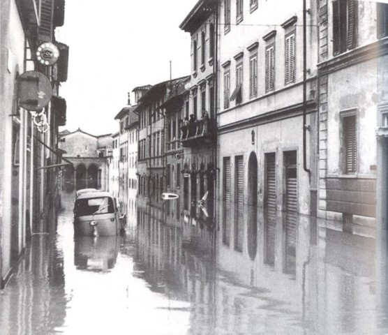 Alluvione_di_Firenze_06.jpg