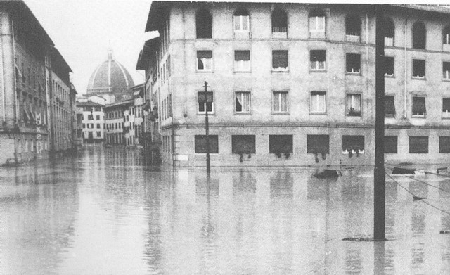 Alluvione_di_Firenze_1966.jpg