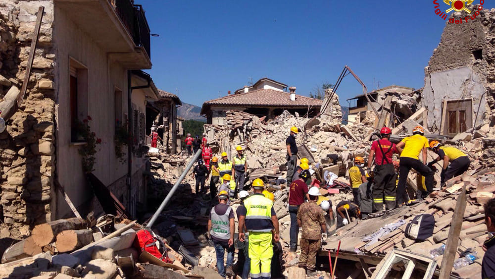 Terremoto_ad_Amatrice_i_vigili_del_fuoco_milanesi_al_lavoro_5.jpg