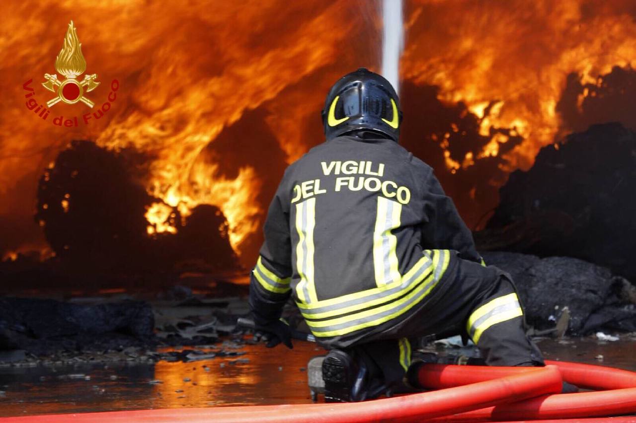 vigili_del_fuoco.jpeg