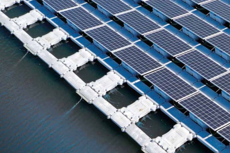 Fotovoltaico flottante, la nuova frontiera dell’energia solare in Italia