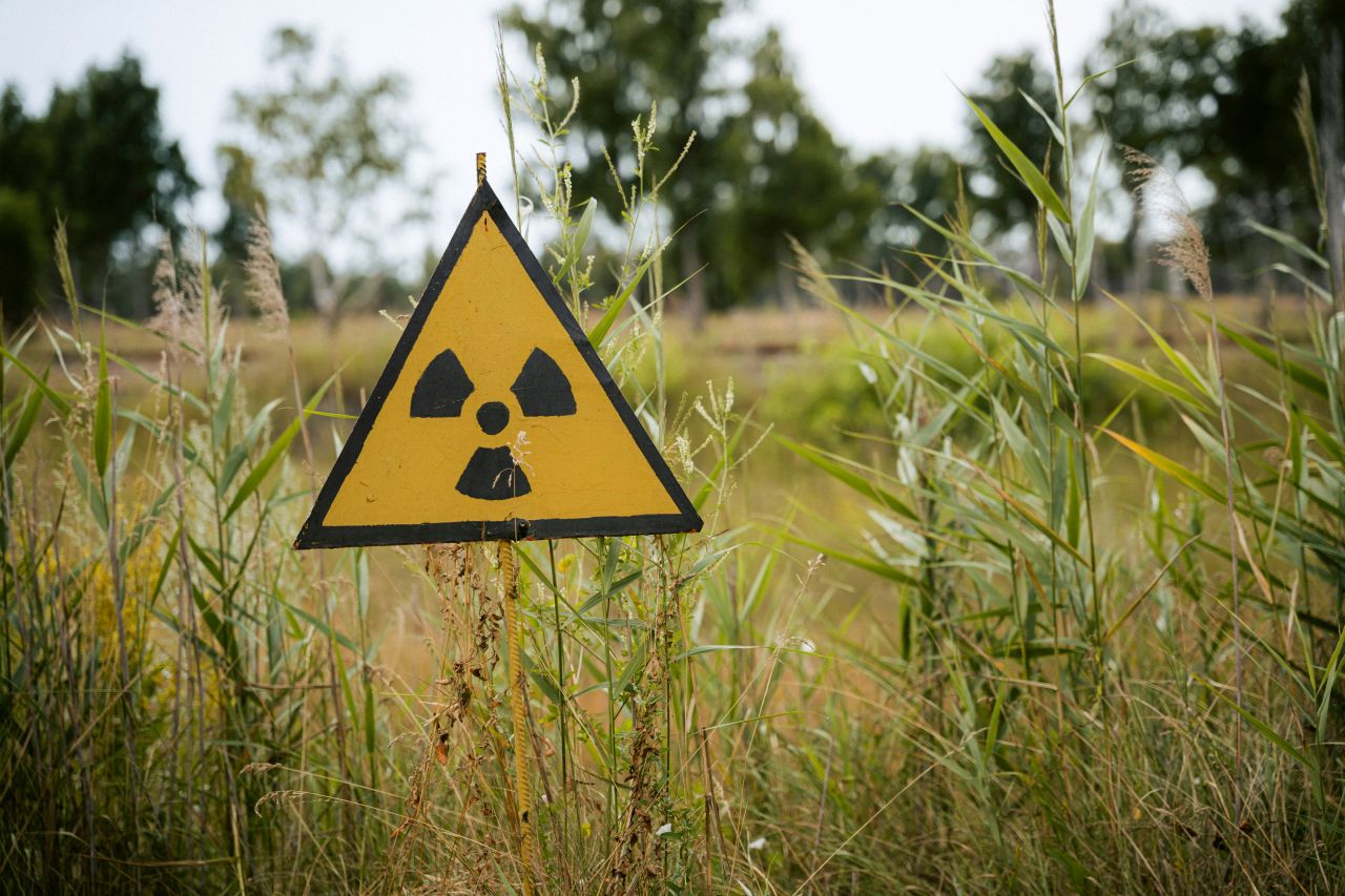 Quante scorie sul nucleare! Il governo annuncia “mini reattori” inesistenti, i filonucleari spingono ma è tutto un bluff. Perché nessuno vuole nemmeno l’indispensabile Deposito dei rifiuti radioattivi