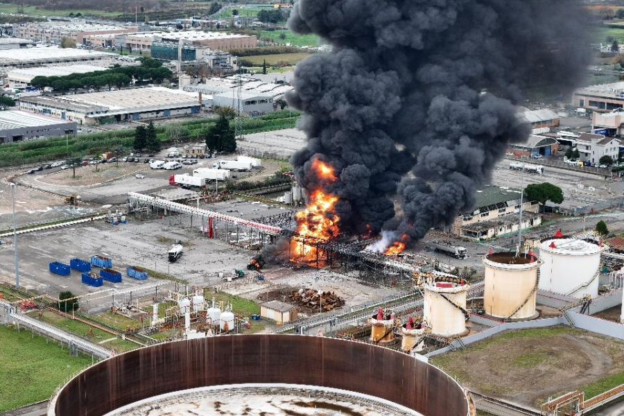 Che fare dopo la tragedia all'Eni di Calenzano? Legambiente: «Bonificare e rinaturalizzare l’area»